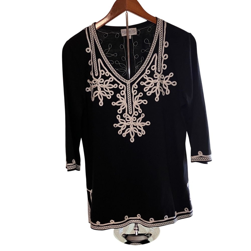 Maggie Mu Tunic Top Women Size M Black White Good Embroidered V-Neck 3/4 Sleeve